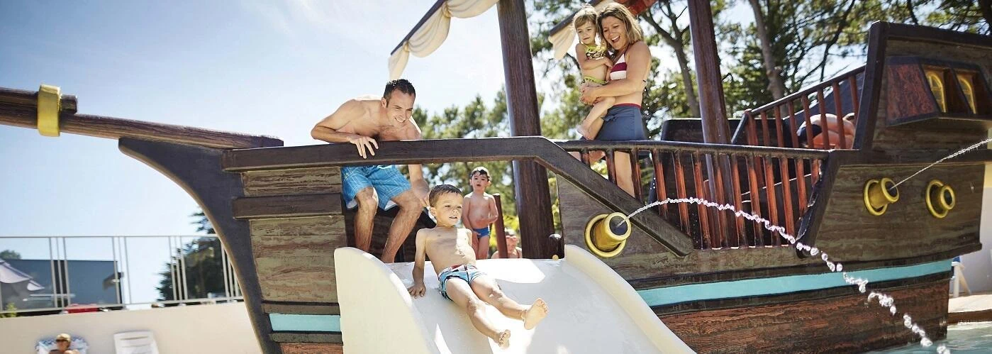 camping pres des sables d'olonne avec espace aquatique